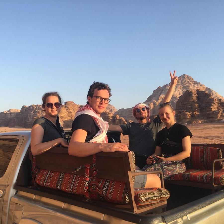 Oryx Camp Hotel Wadi Rum Bagian luar foto