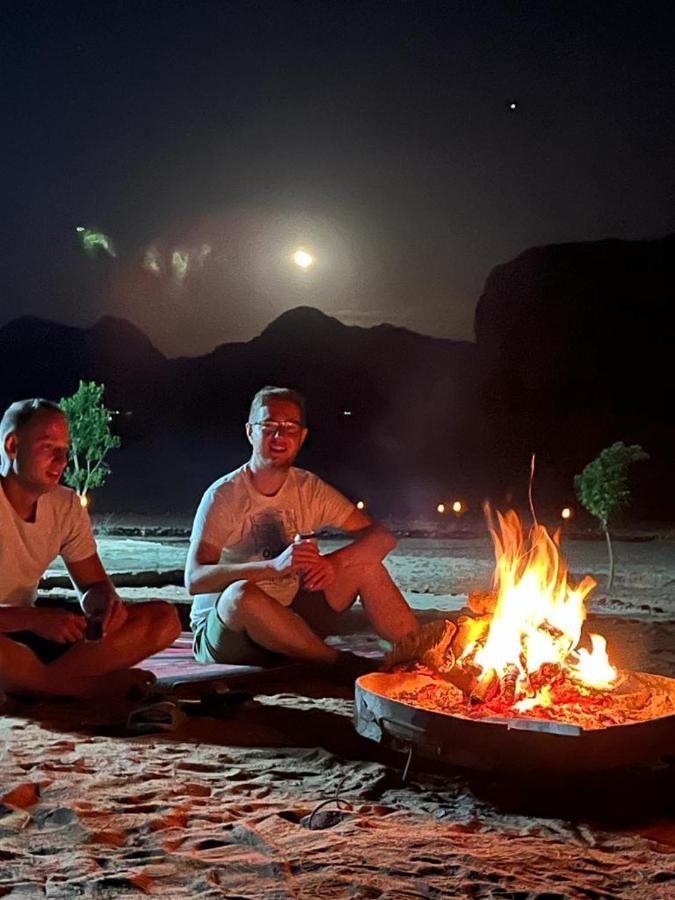 Oryx Camp Hotel Wadi Rum Bagian luar foto