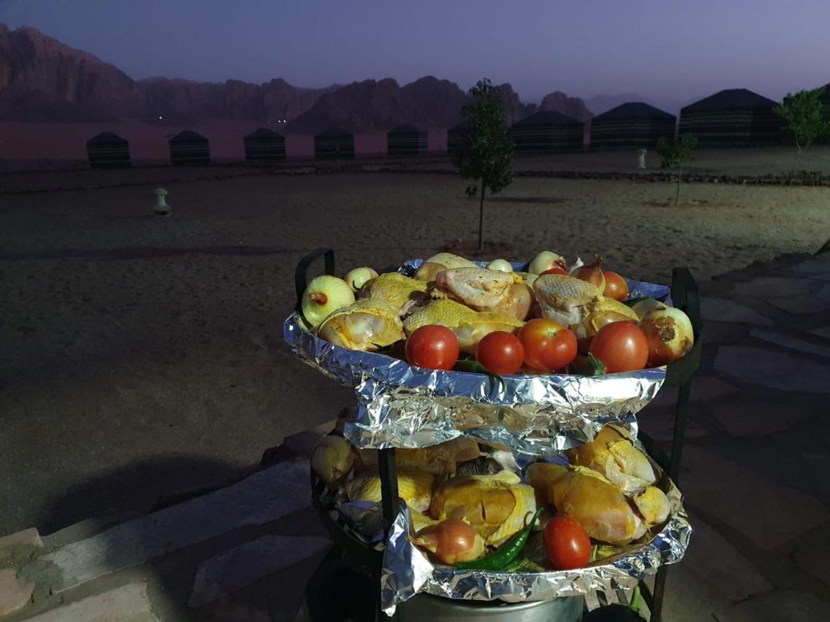Oryx Camp Hotel Wadi Rum Bagian luar foto