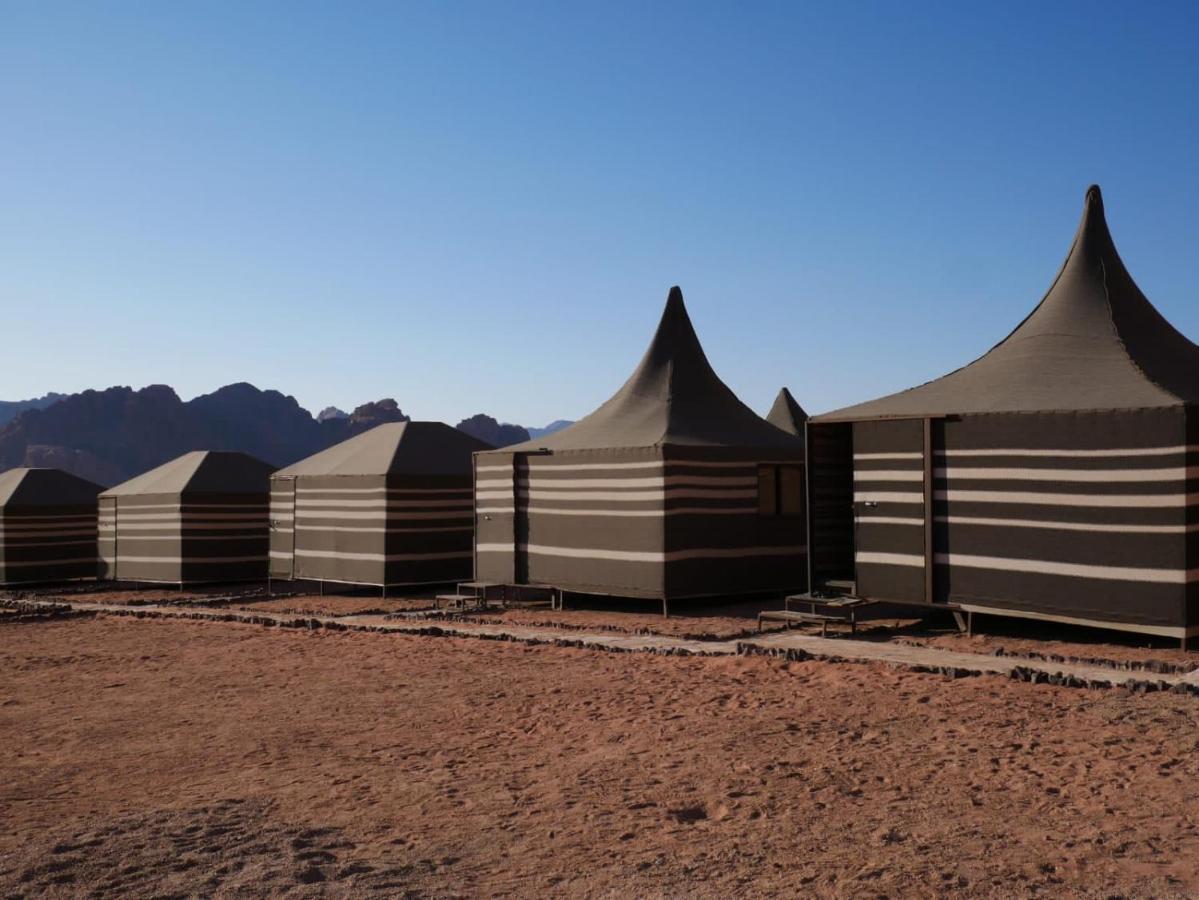 Oryx Camp Hotel Wadi Rum Bagian luar foto